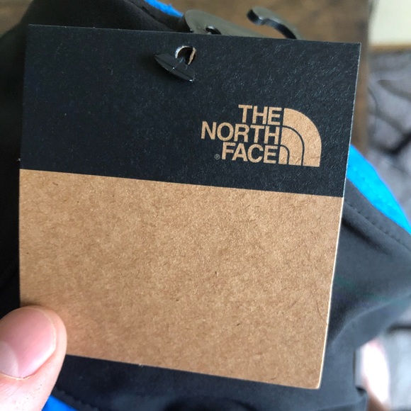 North face bucket hat - Picture 3 of 3